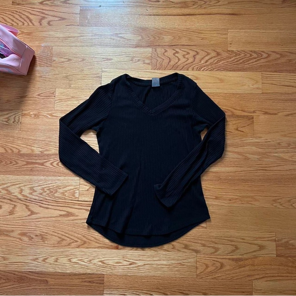 Black long sleeve ribbed top